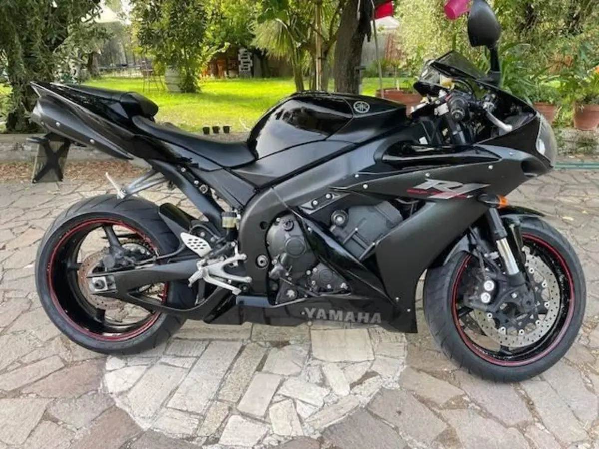 Yamaha YZF R1 (2006 - 07) (6)