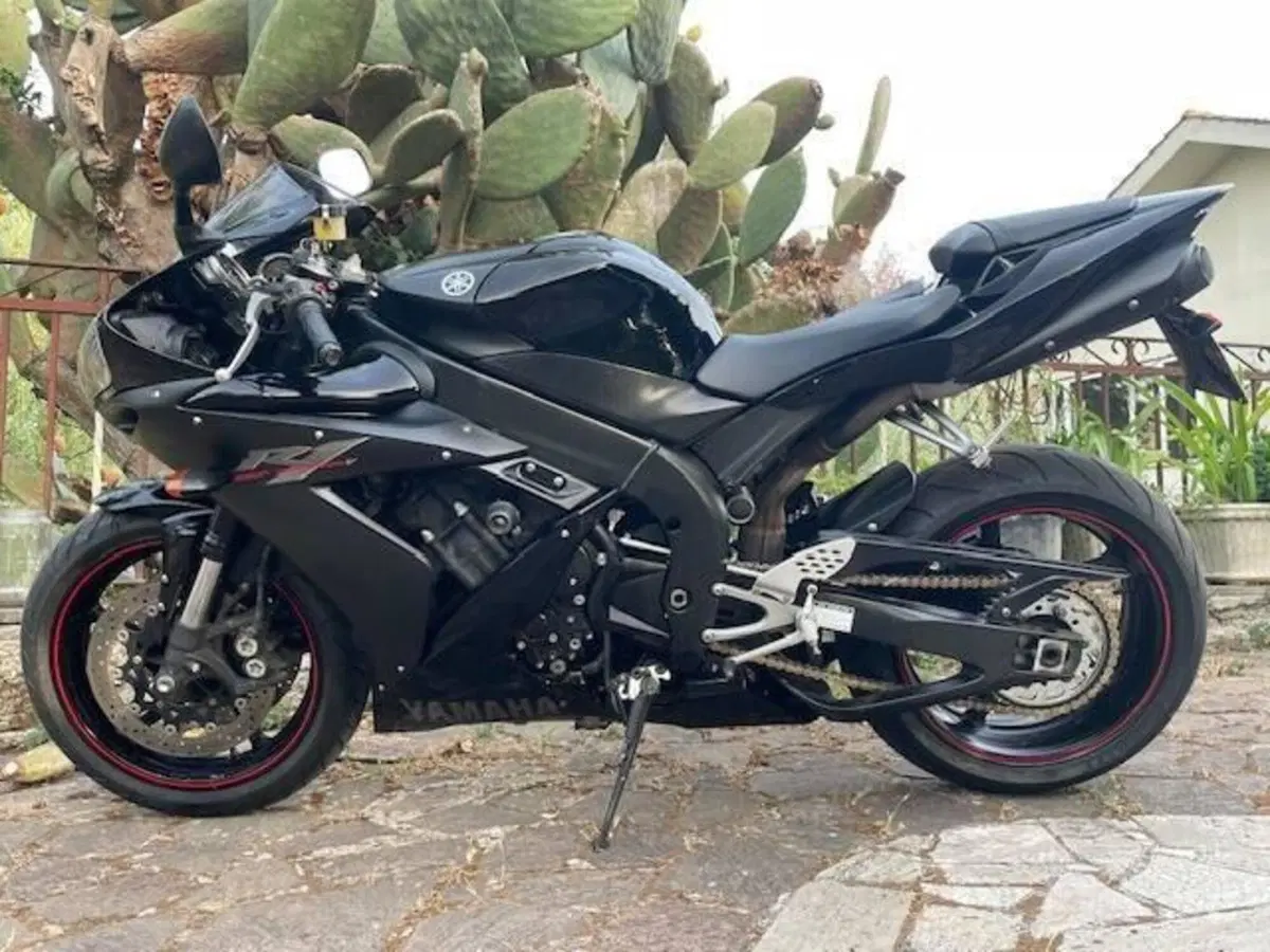 Yamaha YZF R1 (2006 - 07) (9)