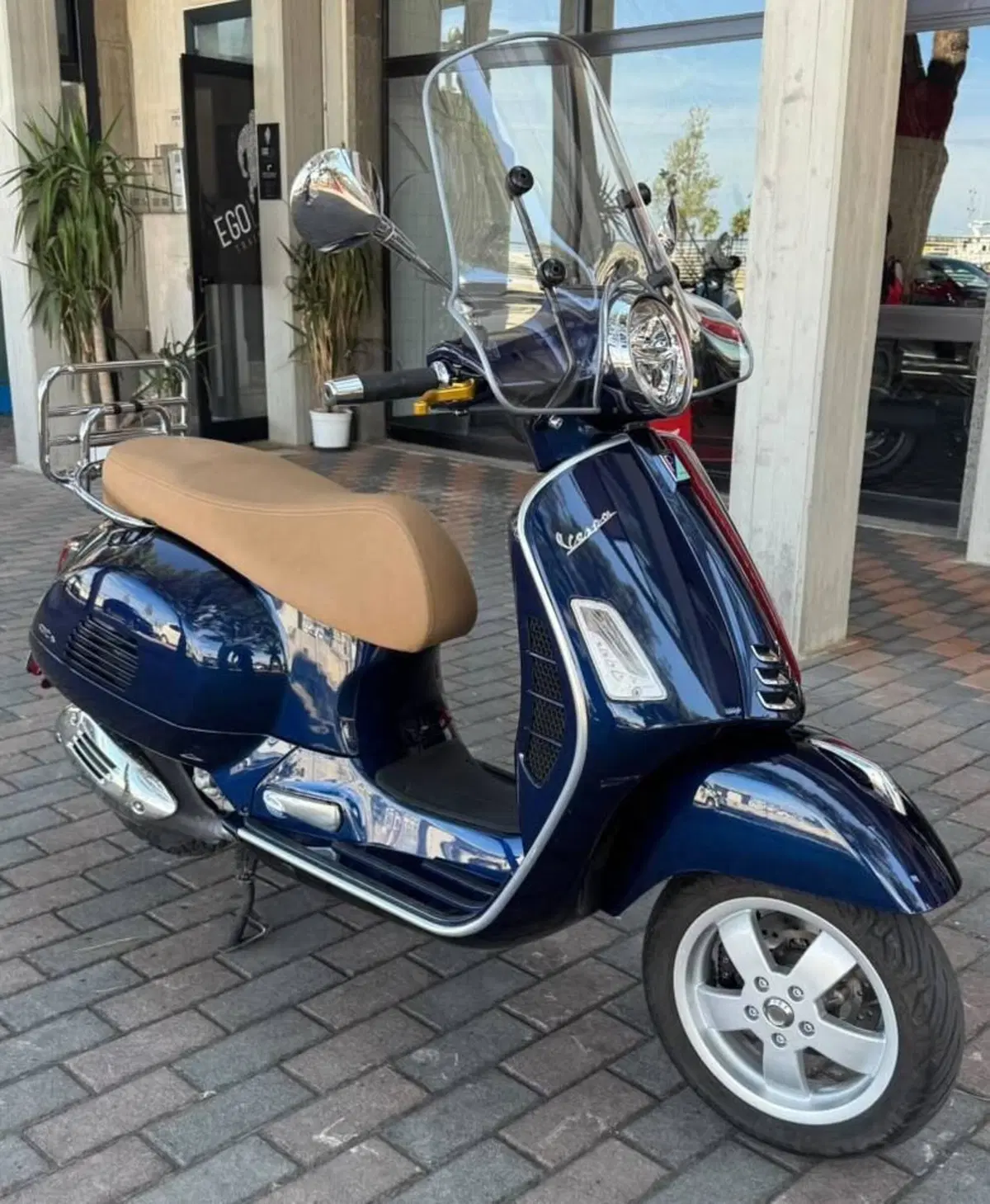 Vespa GTS 300 (2017 - 18) (2)
