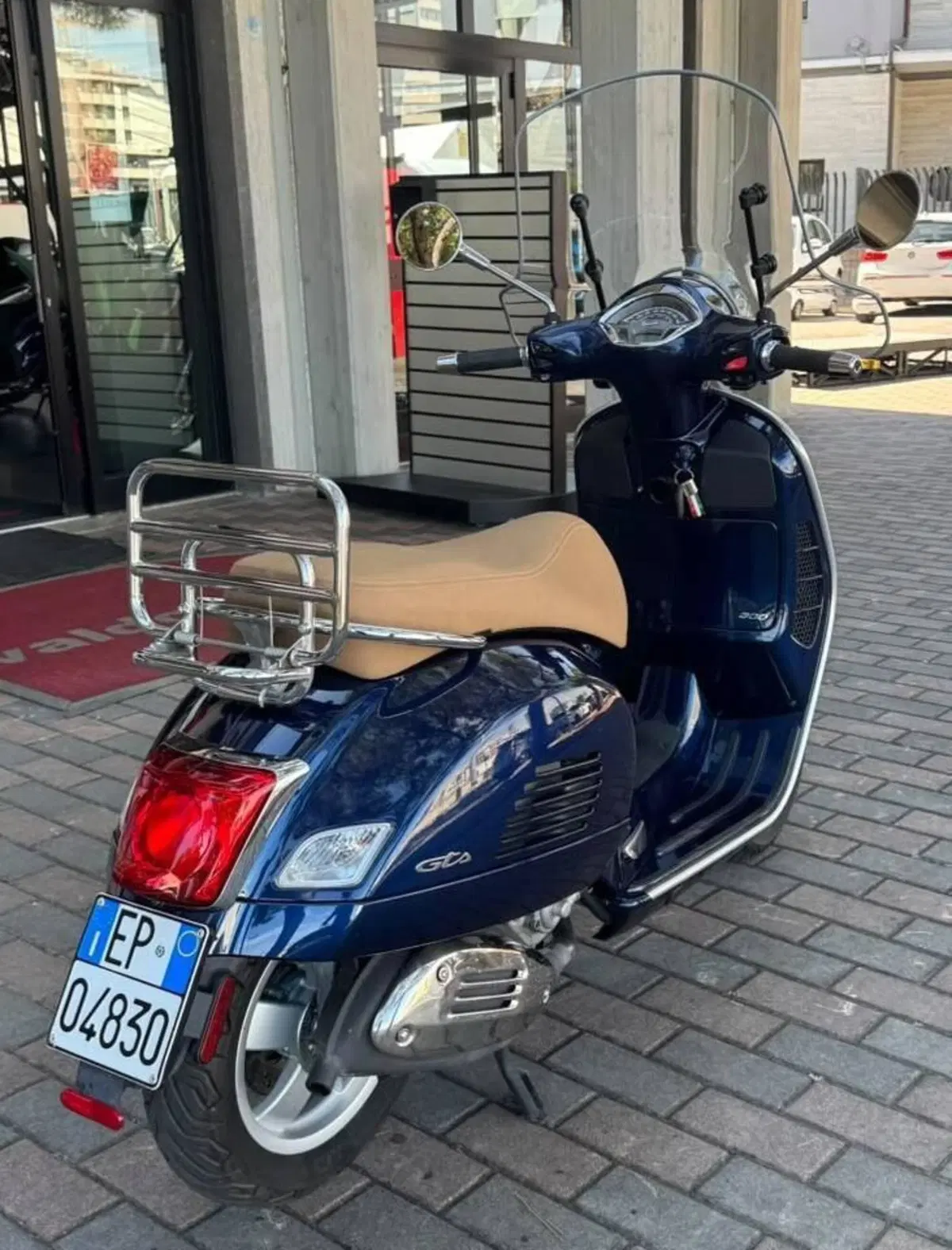 Vespa GTS 300 (2017 - 18) (4)
