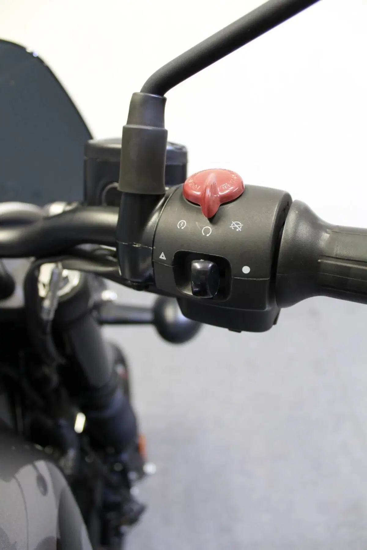 Royal Enfield HNTR 350 (2022 - 26) (12)