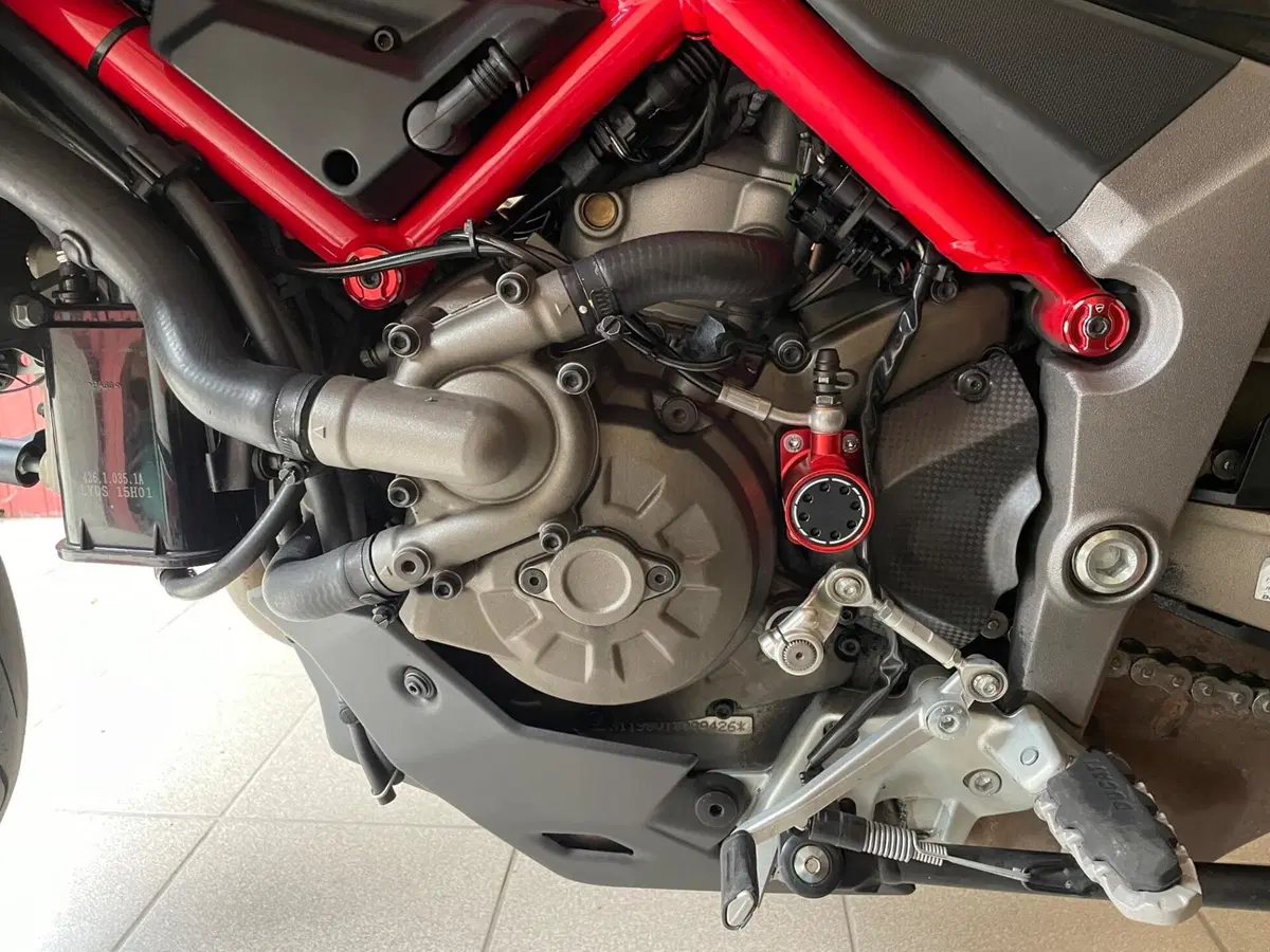 Ducati Multistrada 1200 S Pikes Peak (2016 - 17) (17)