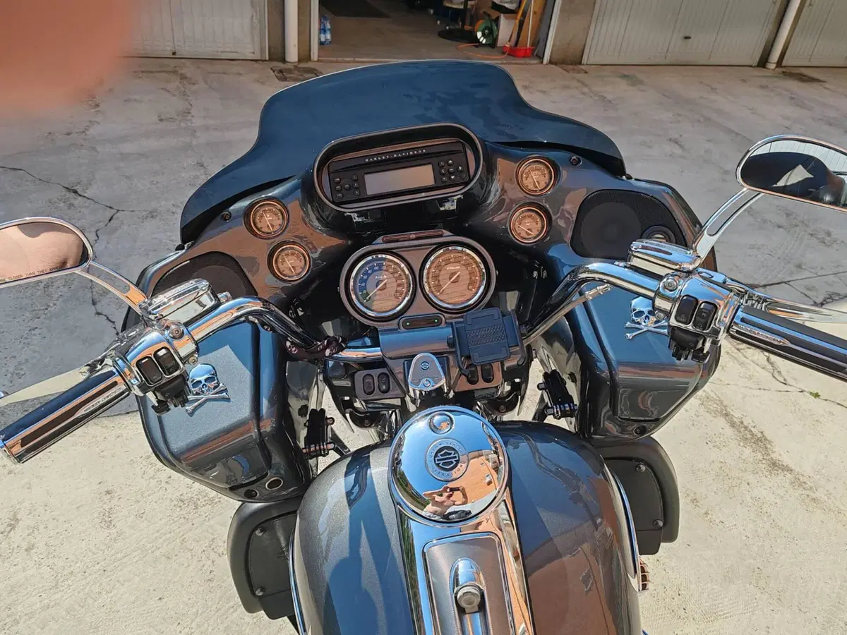Harley-Davidson 1800 Road Glide Ultra (2011 - 12) - FLTRUSE (5)
