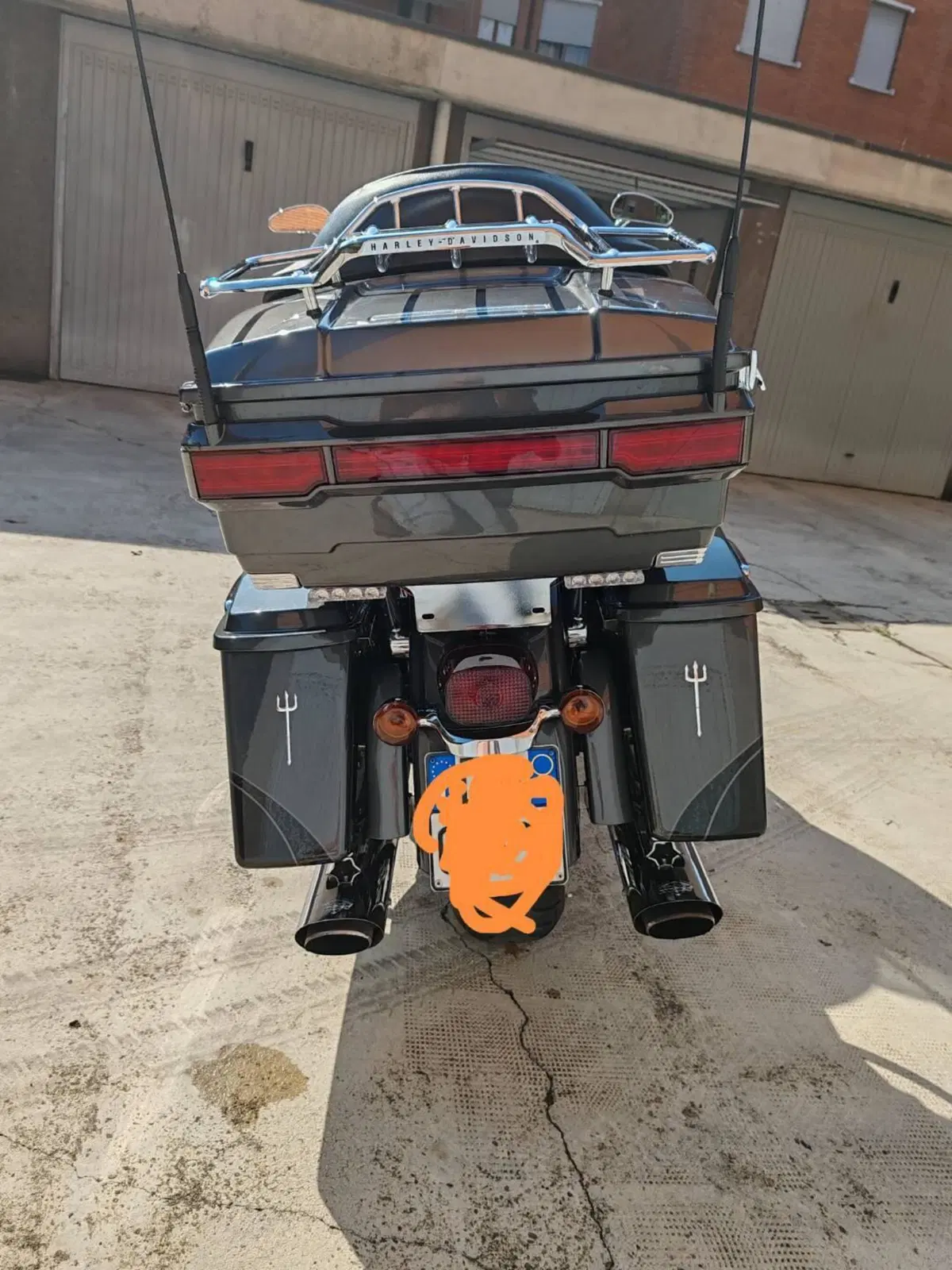 Harley-Davidson 1800 Road Glide Ultra (2011 - 12) - FLTRUSE (9)