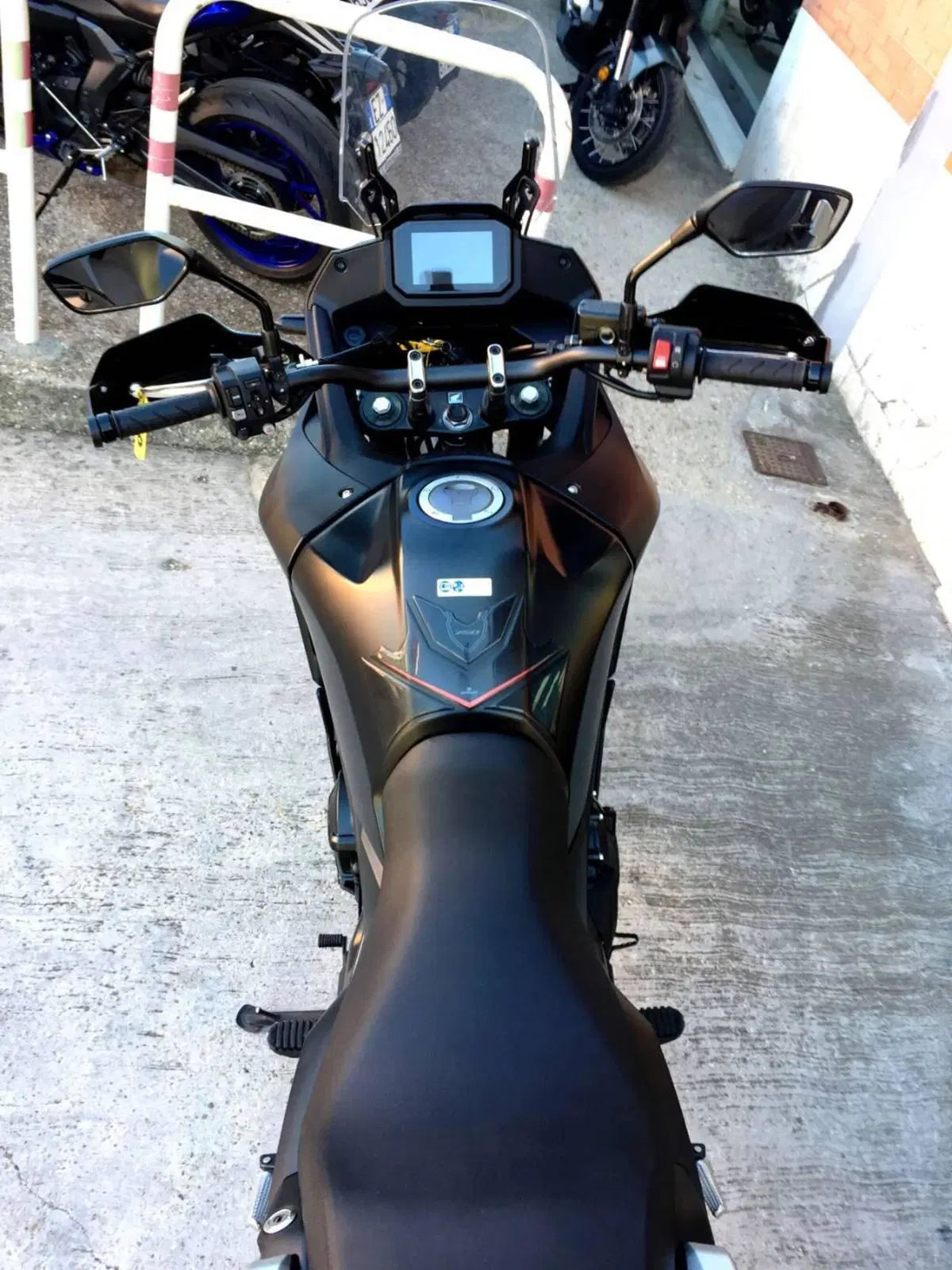 Honda Transalp XL750 (2023 - 24) (9)