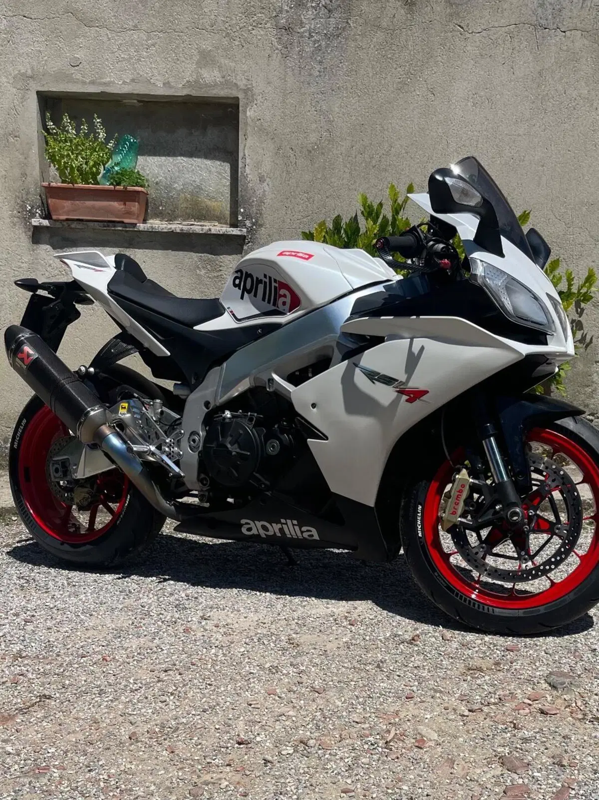 Aprilia RSV4 R (2009 - 12) (2)