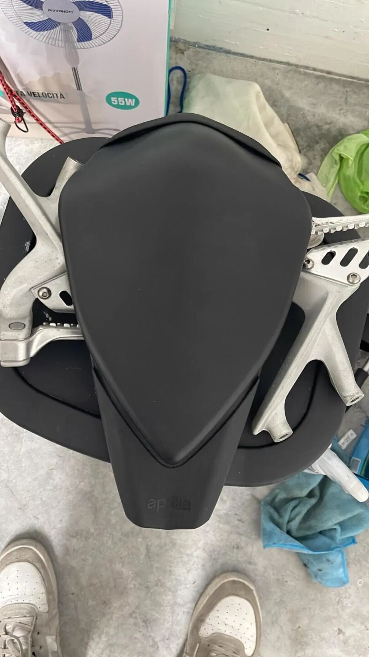 Aprilia RSV4 R (2009 - 12) (9)