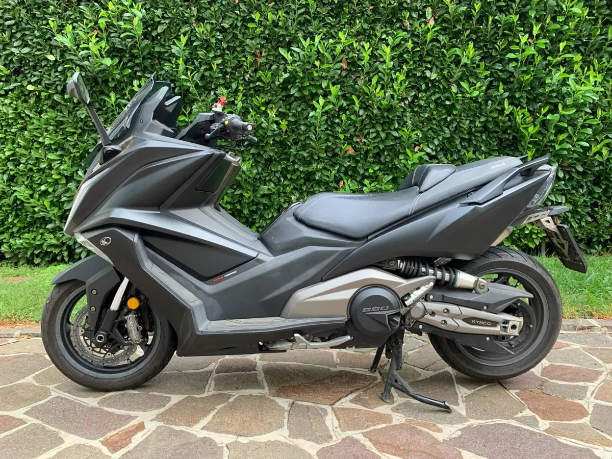 Kymco AK 550 (2017 - 19) (2)