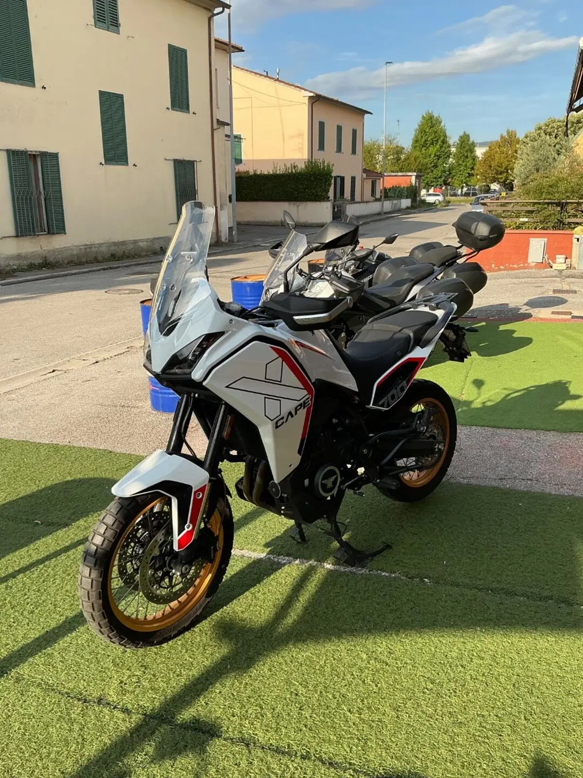Moto Morini X-Cape 700 Gold Edition (2025 - 26) (2)