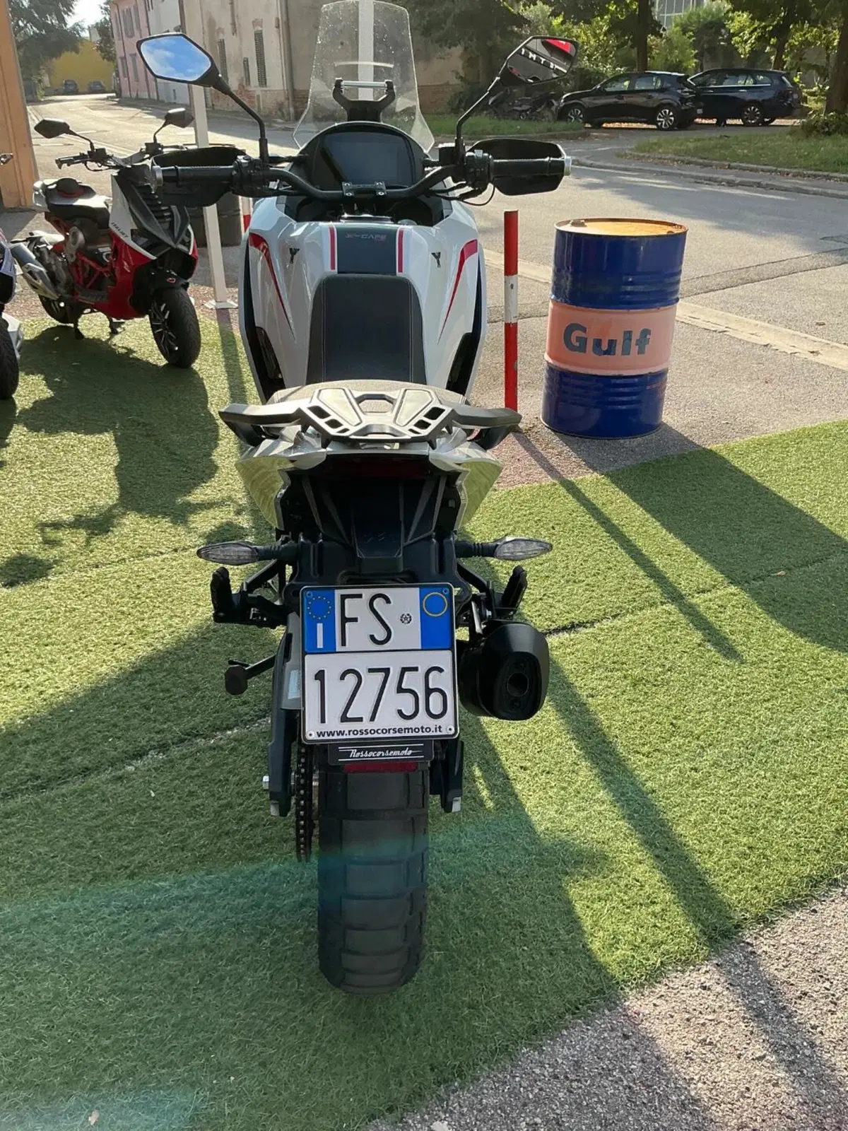 Moto Morini X-Cape 700 Gold Edition (2025 - 26) (6)