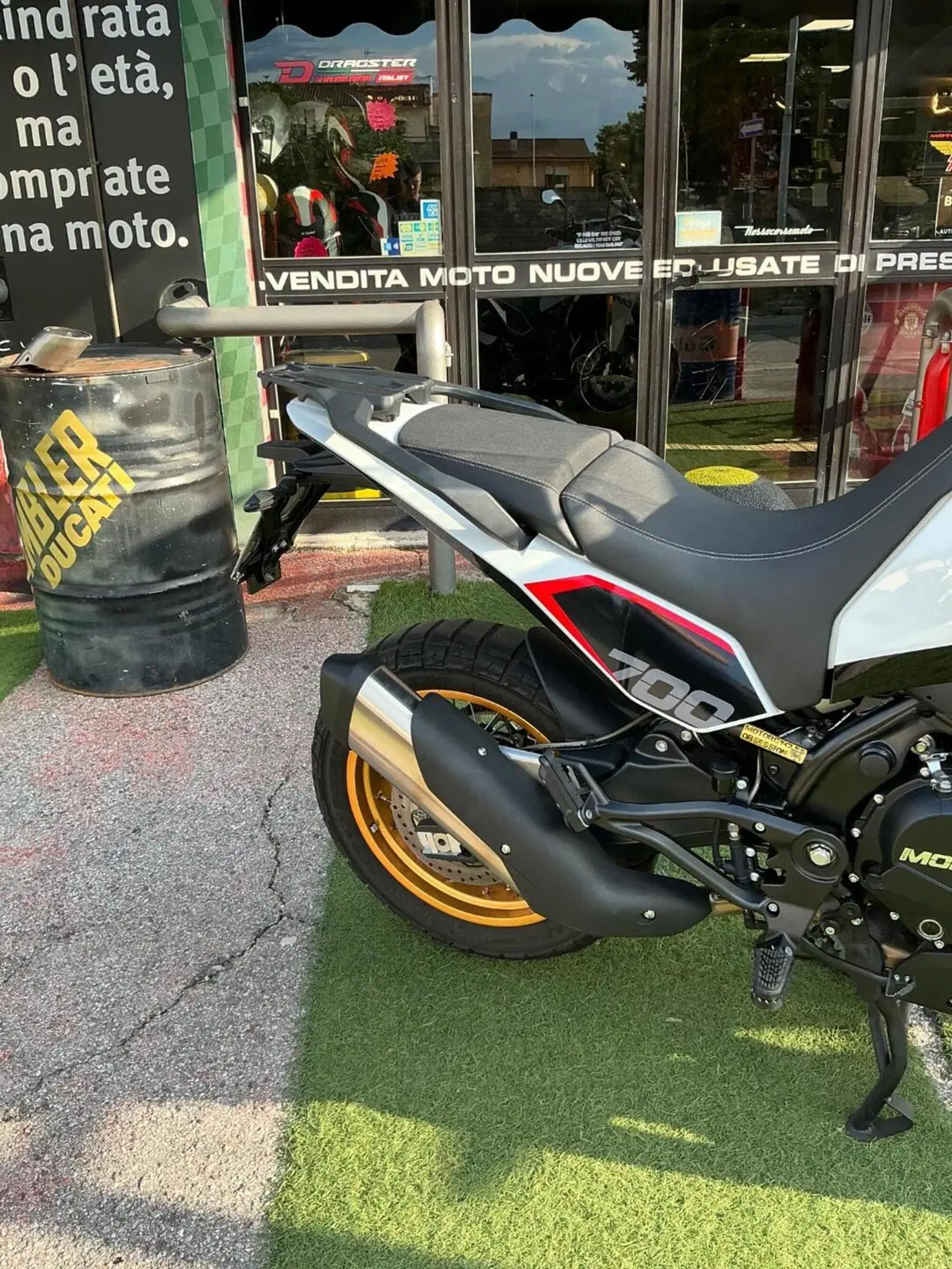 Moto Morini X-Cape 700 Gold Edition (2025 - 26) (8)