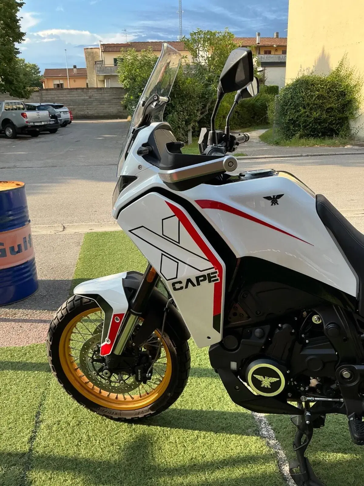 Moto Morini X-Cape 700 Gold Edition (2025 - 26) (10)