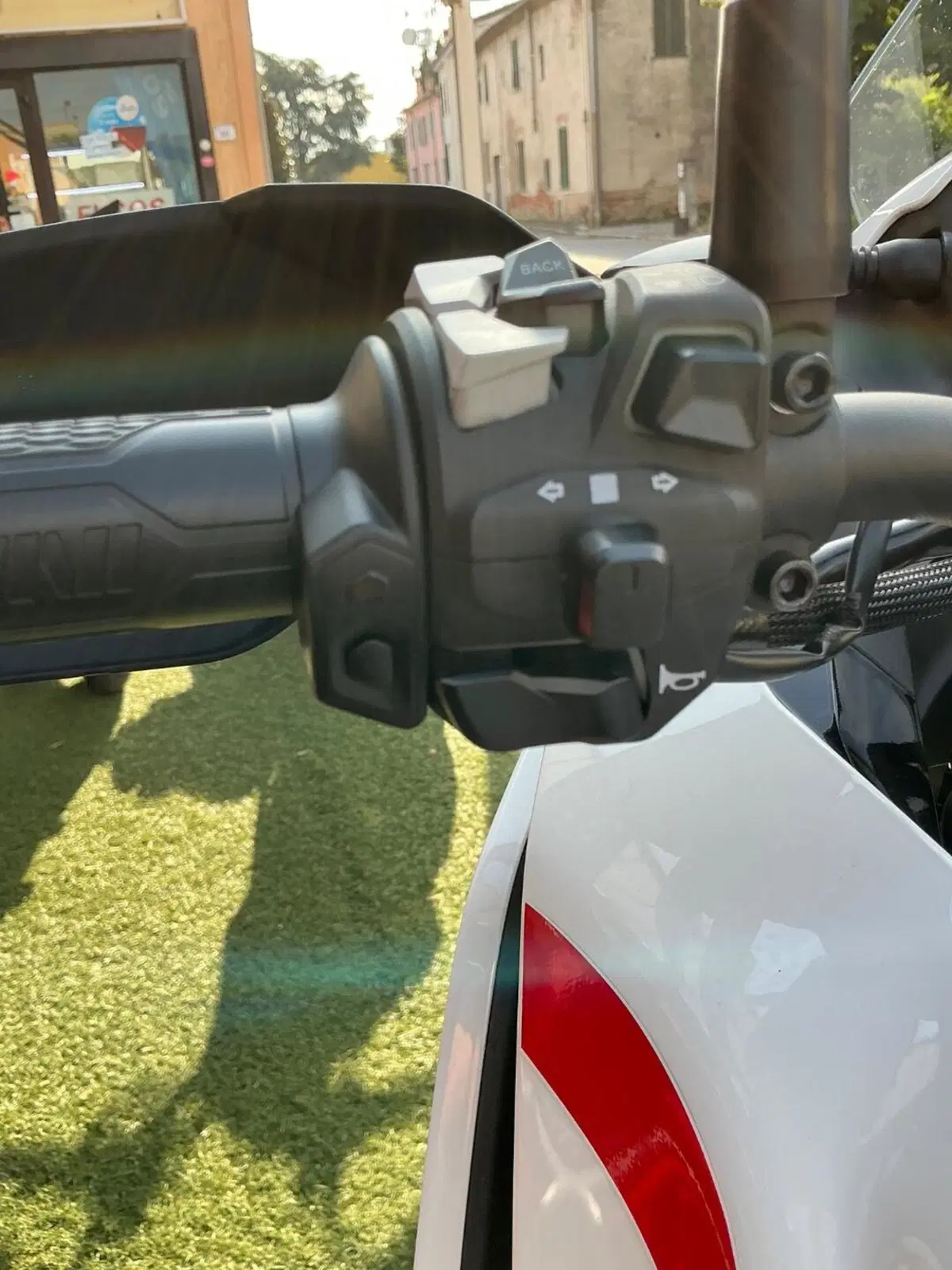 Moto Morini X-Cape 700 Gold Edition (2025 - 26) (13)