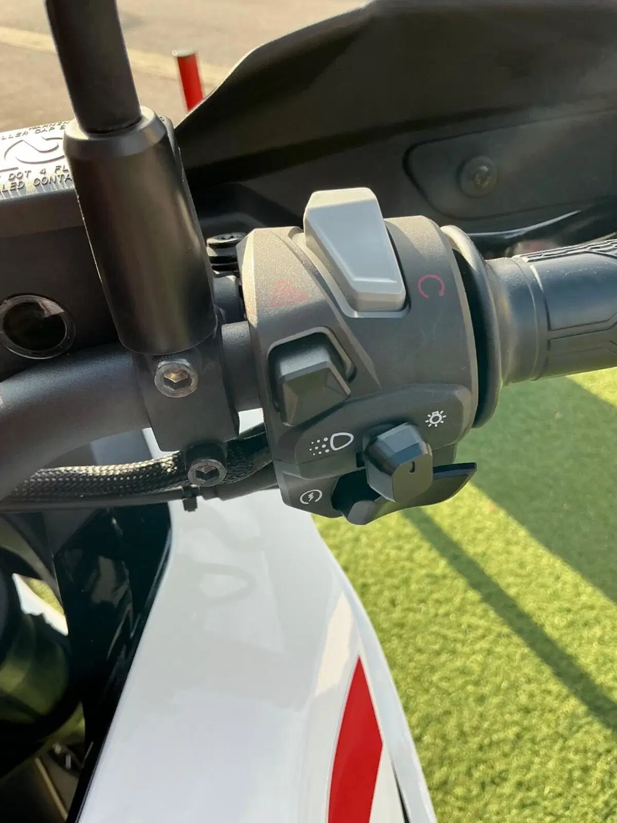 Moto Morini X-Cape 700 Gold Edition (2025 - 26) (14)