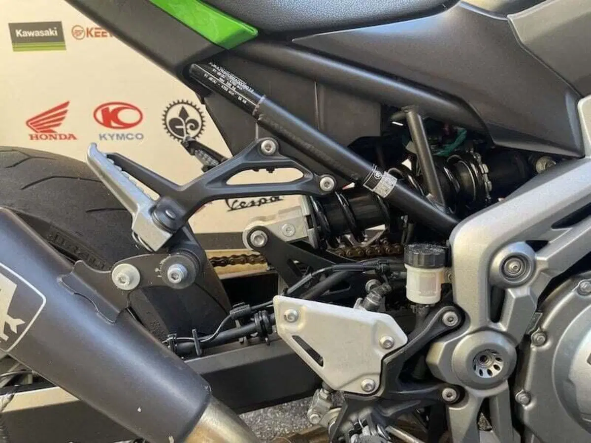 Kawasaki Z 900 (2017 - 18) (6)
