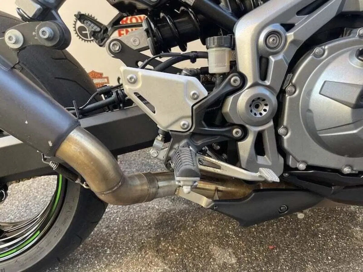 Kawasaki Z 900 (2017 - 18) (7)