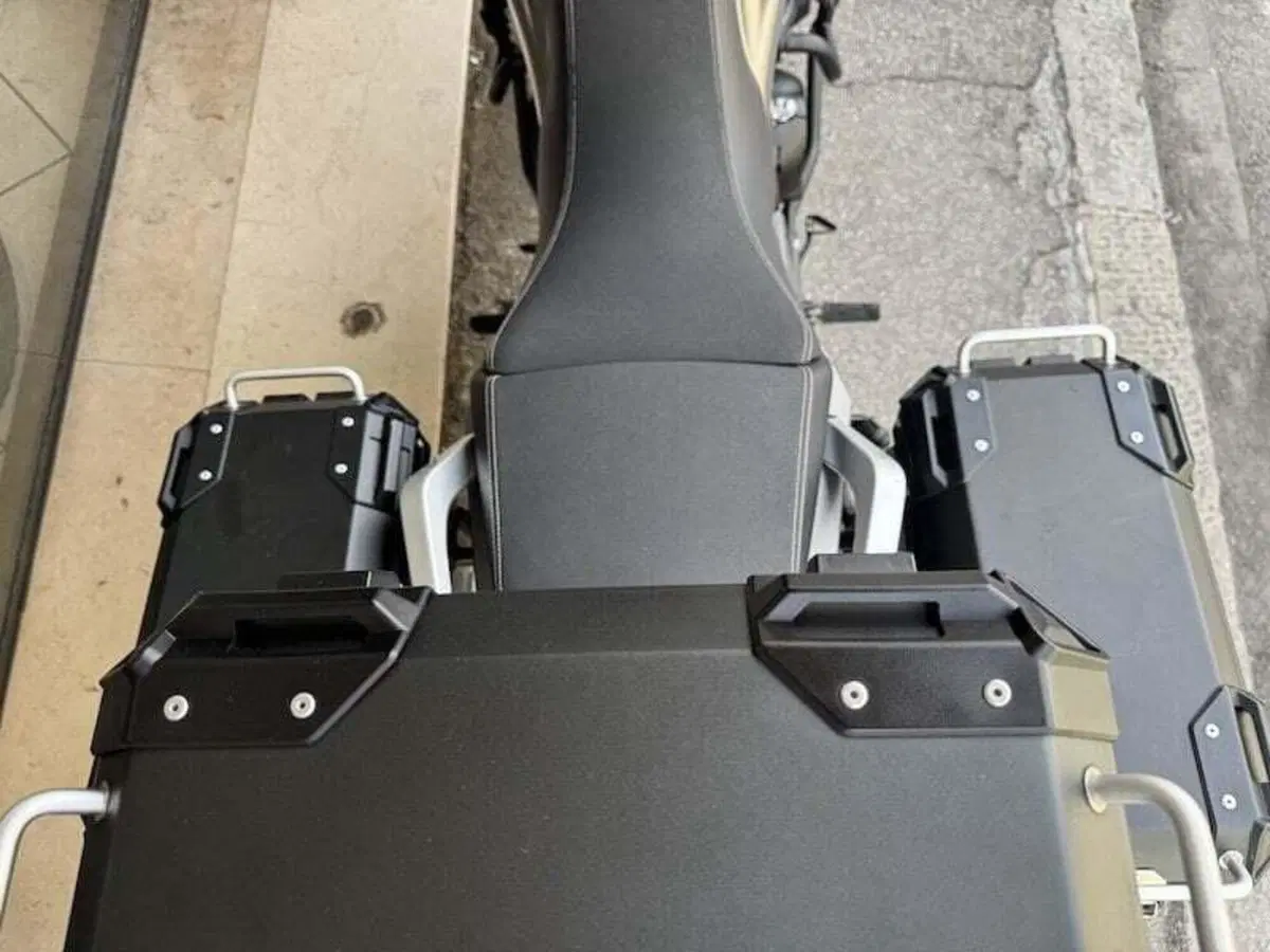 Moto Morini X-Cape 650 (2021 - 26) (15)