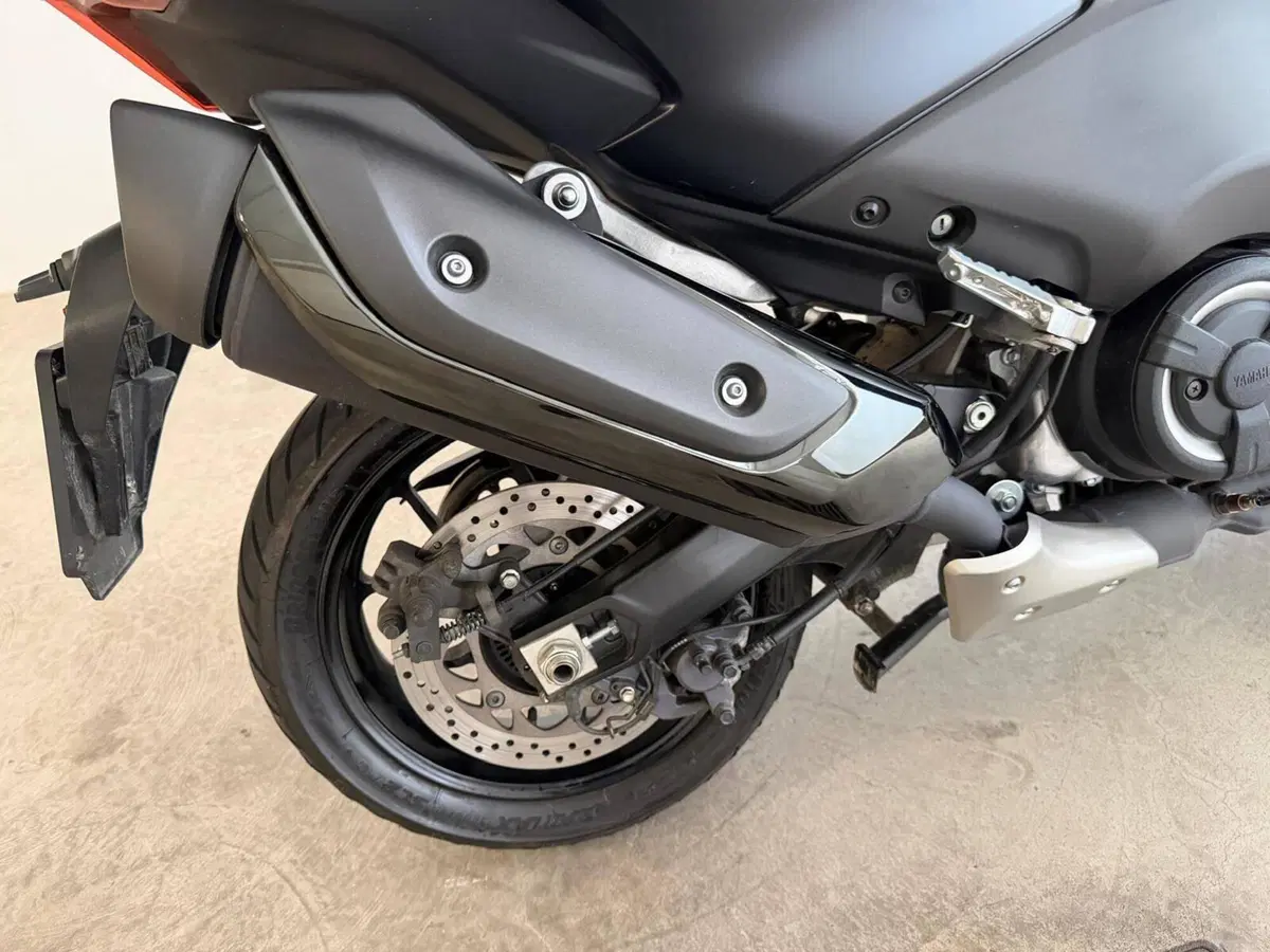 Yamaha T-Max 560 (2022 - 24) (6)