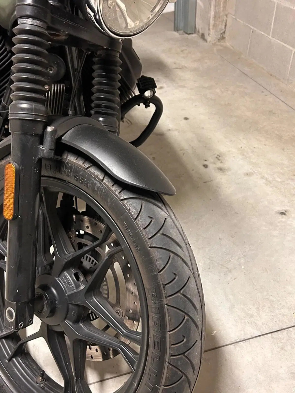 Moto Guzzi V7 III Stone (2017 - 20) (6)