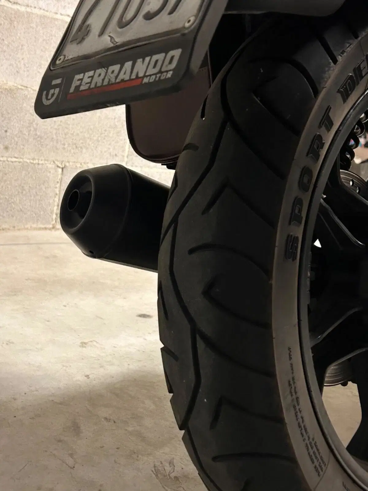 Moto Guzzi V7 III Stone (2017 - 20) (7)