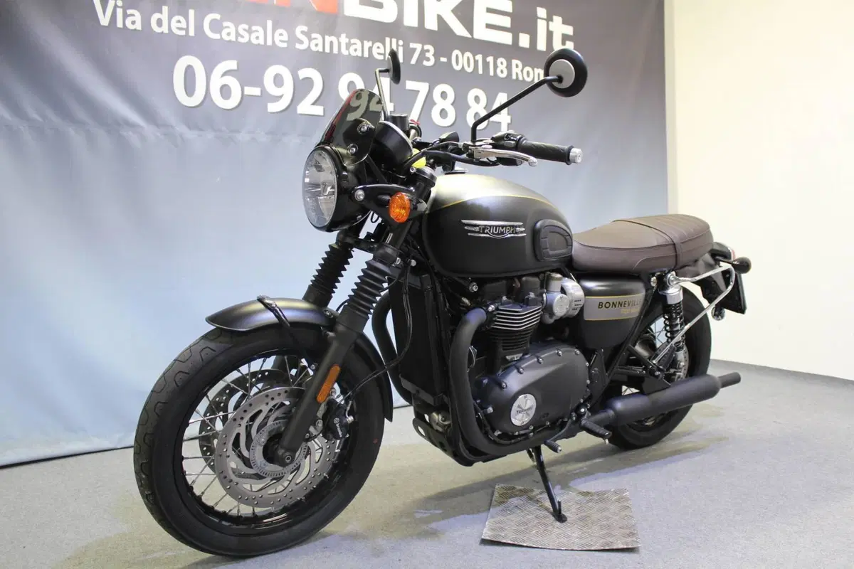 Triumph Bonneville T120 Black (2021 - 25) (14)