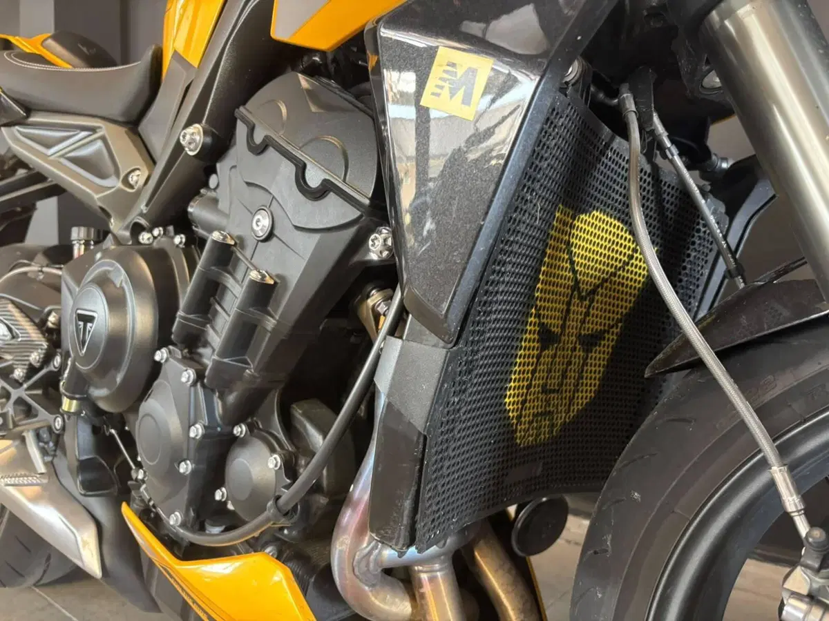 Triumph Street Triple 765 RS (2023 - 26) (4)