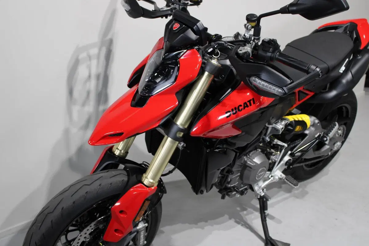 Ducati Hypermotard V2 (2026) (8)