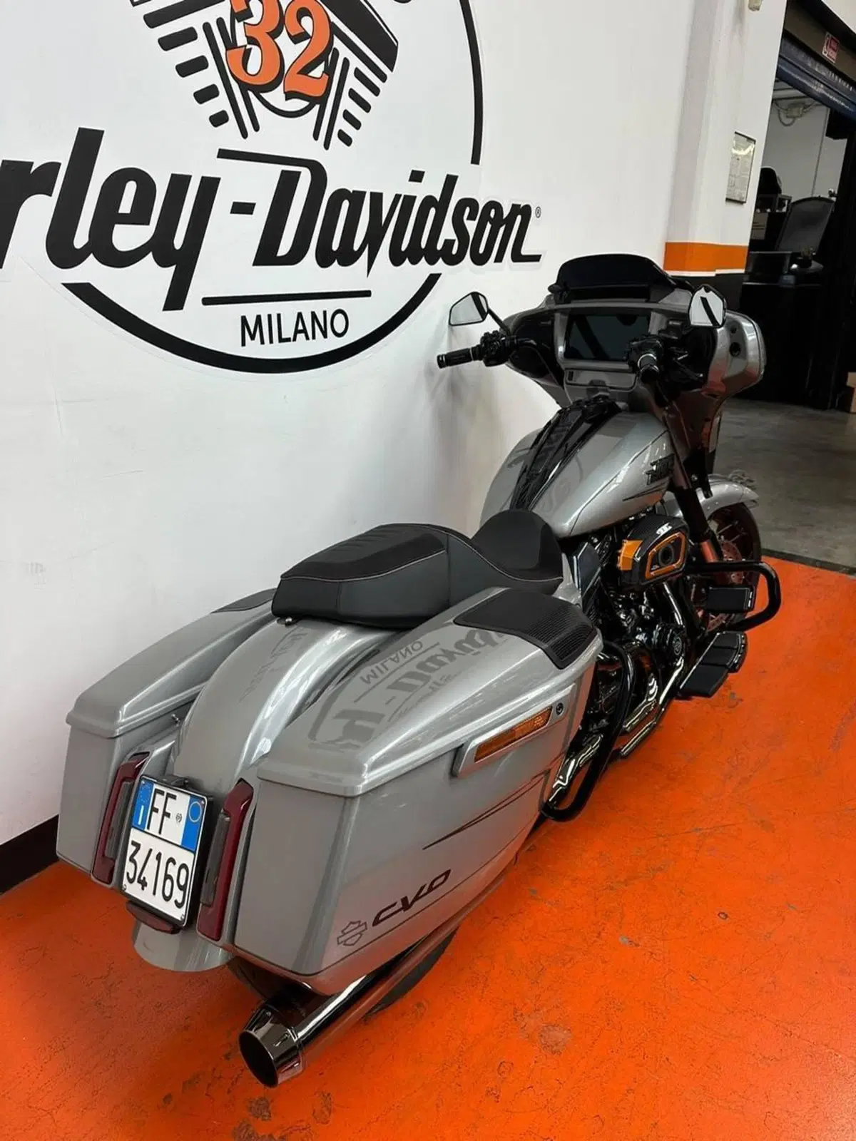 Harley-Davidson CVO Street Glide (2023) (3)