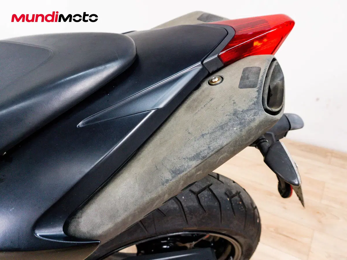 Aprilia Dorsoduro 900 (2017 - 20) (14)