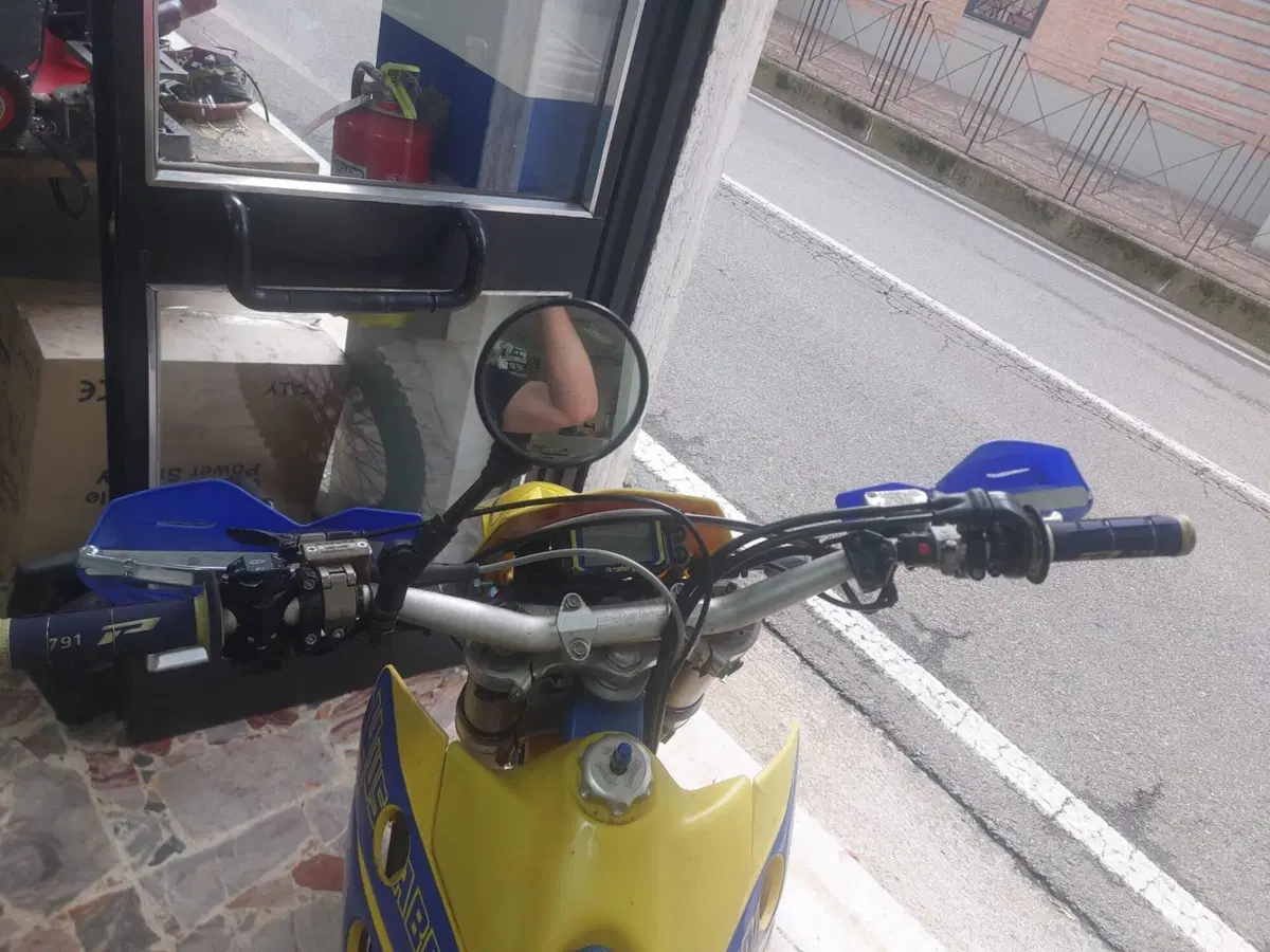 Husaberg FE 550 E (11)