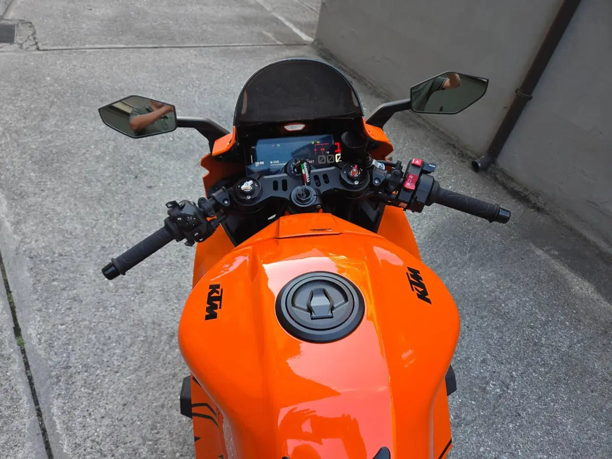 KTM 990 RC R (2026) (5)
