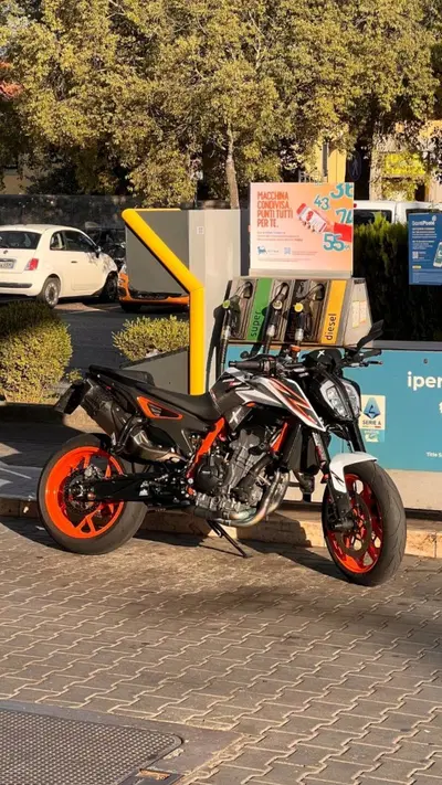 KTM 890 Duke R (2021 - 23) usata