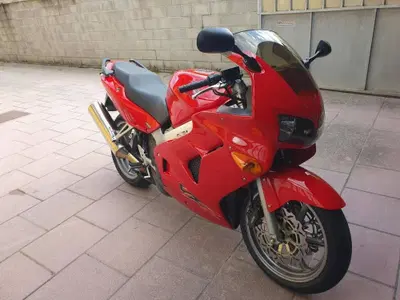 Honda VFR 800 (1998 - 01) usata