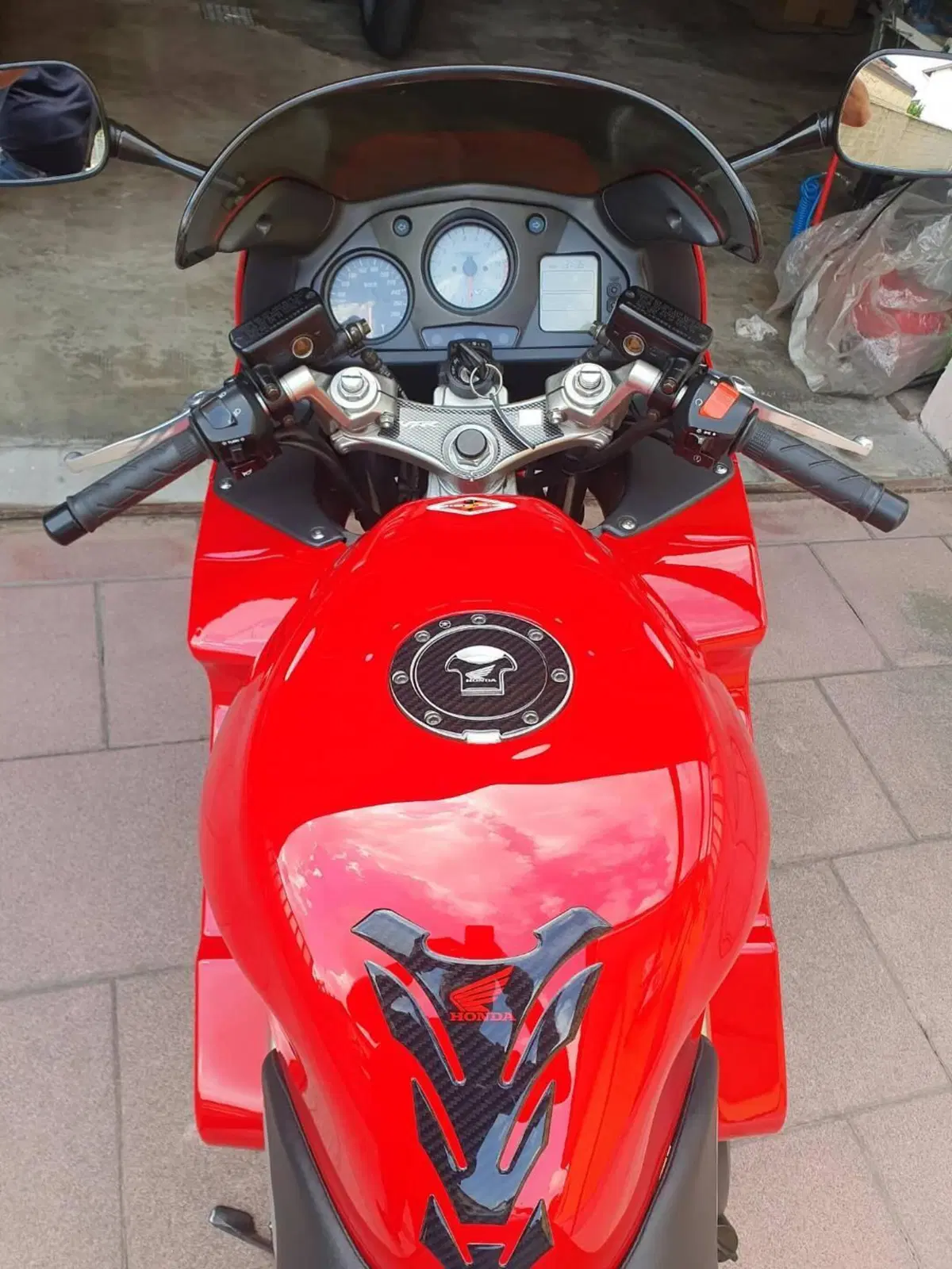 Honda VFR 800 (1998 - 01) (4)