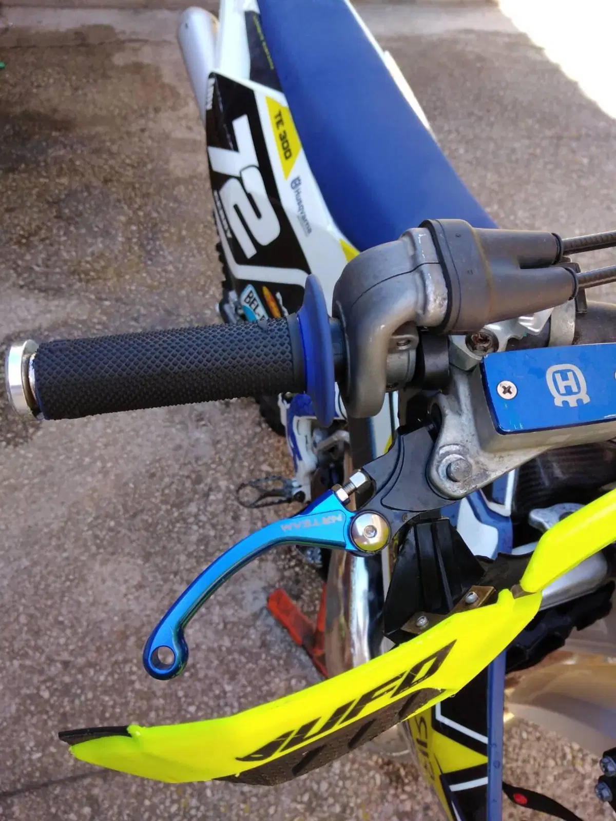 Husqvarna TE 300i (2018) (4)