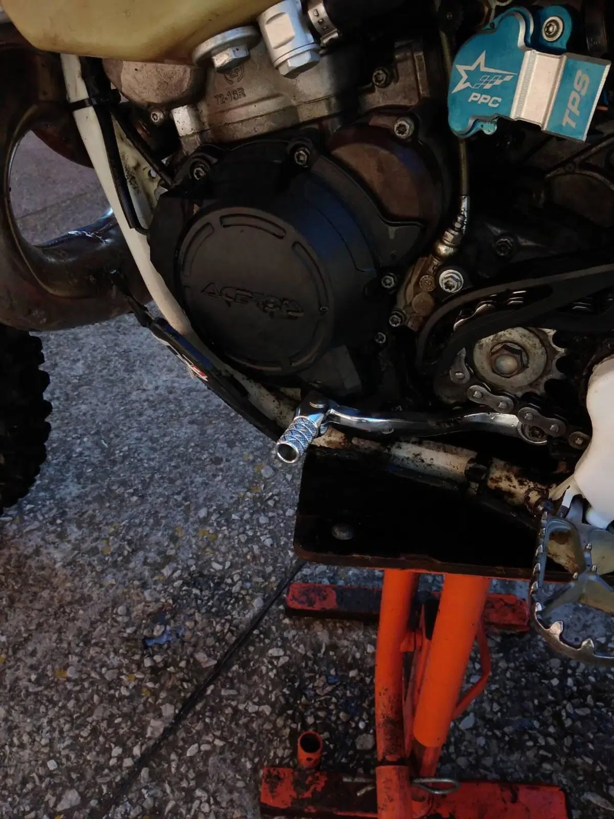 Husqvarna TE 300i (2018) (5)