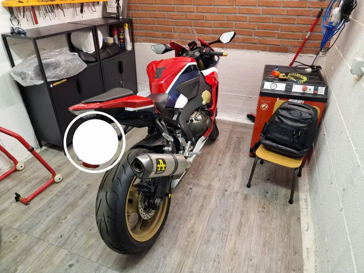 Honda CBR 1000 RR Fireblade (2017 - 19) (4)