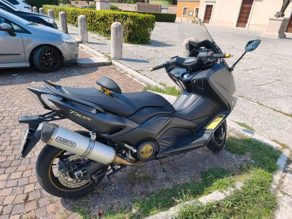 Yamaha T-Max 530 (2015 - 16) (3)
