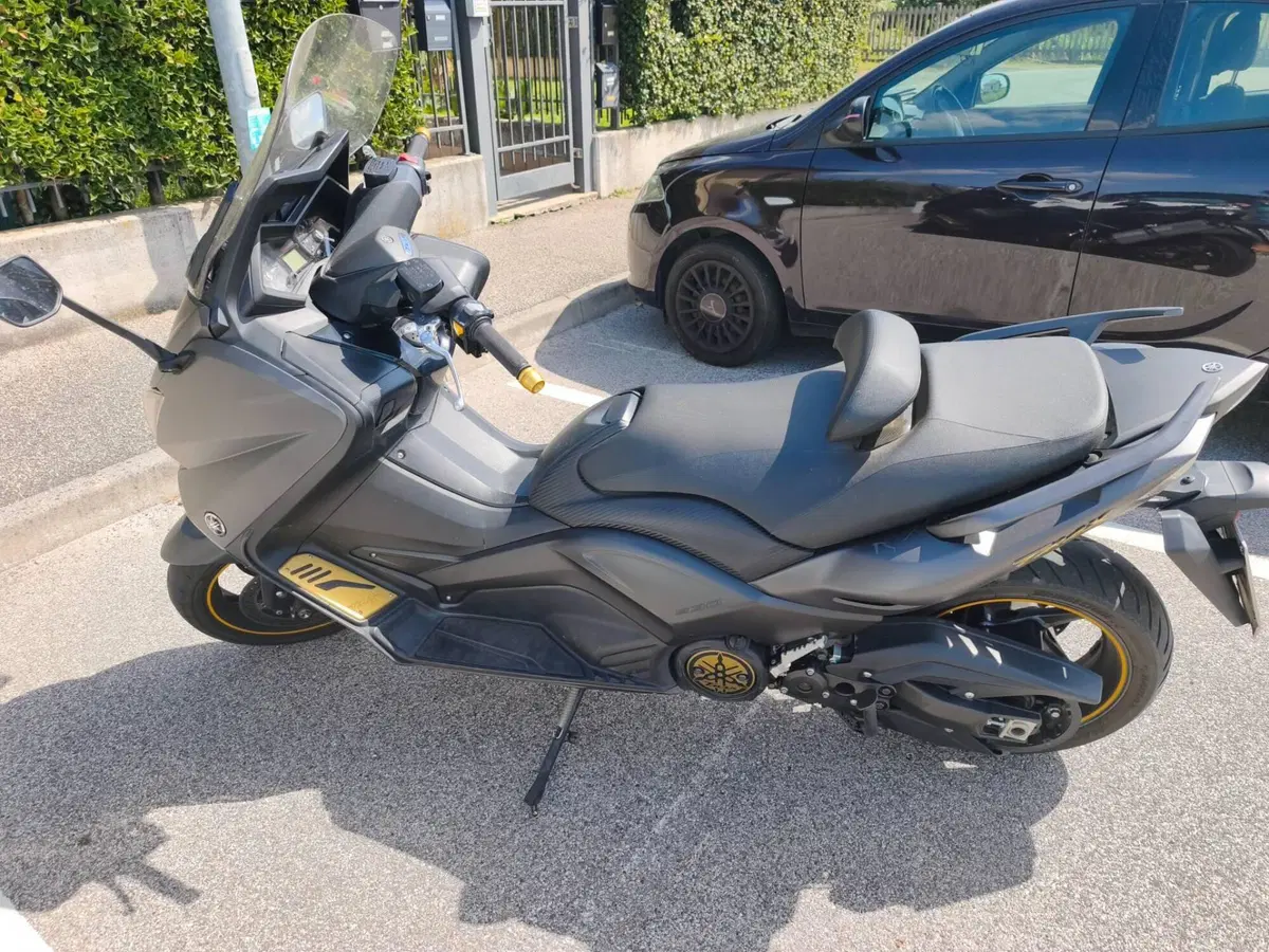 Yamaha T-Max 530 (2015 - 16) (6)