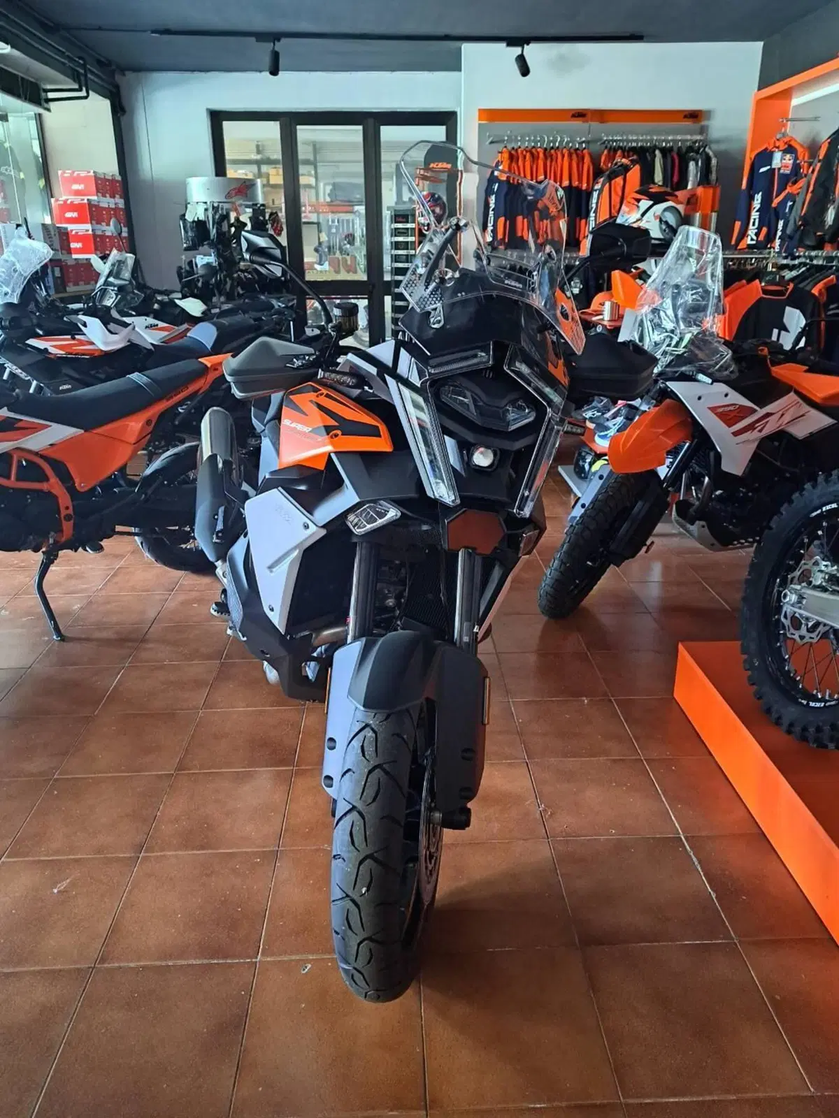 KTM 1390 Super Adventure S EVO (2026) (2)