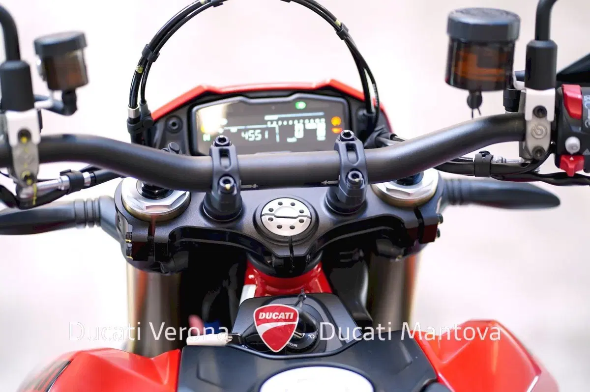 Ducati Hypermotard 698 Mono (2024 - 26) (19)