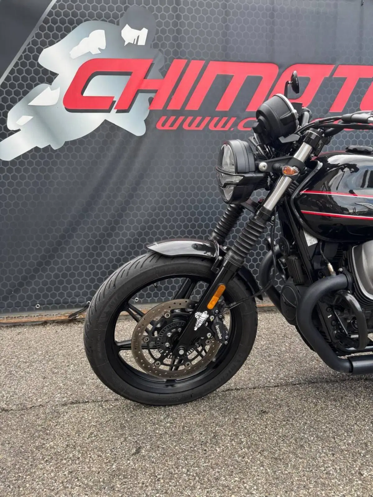 Moto Guzzi V7 Stone Special Edition (2022 - 25) (8)