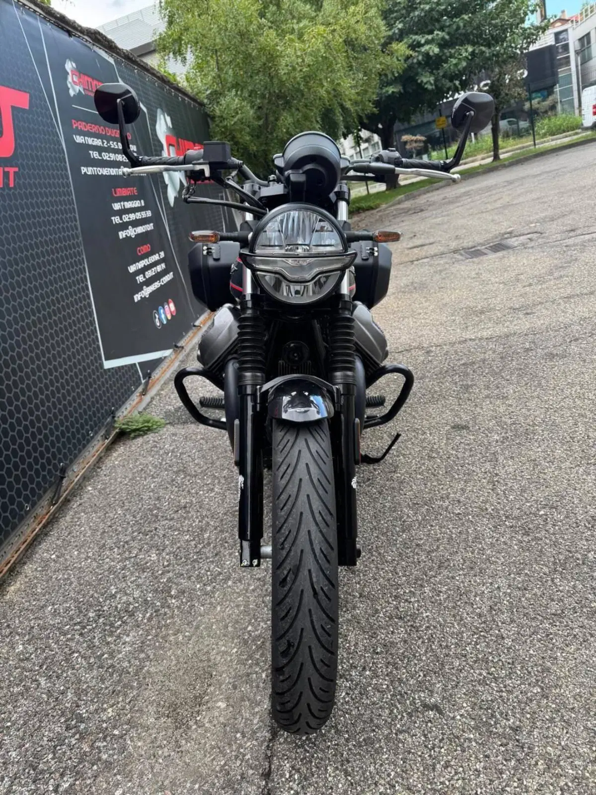Moto Guzzi V7 Stone Special Edition (2022 - 25) (6)