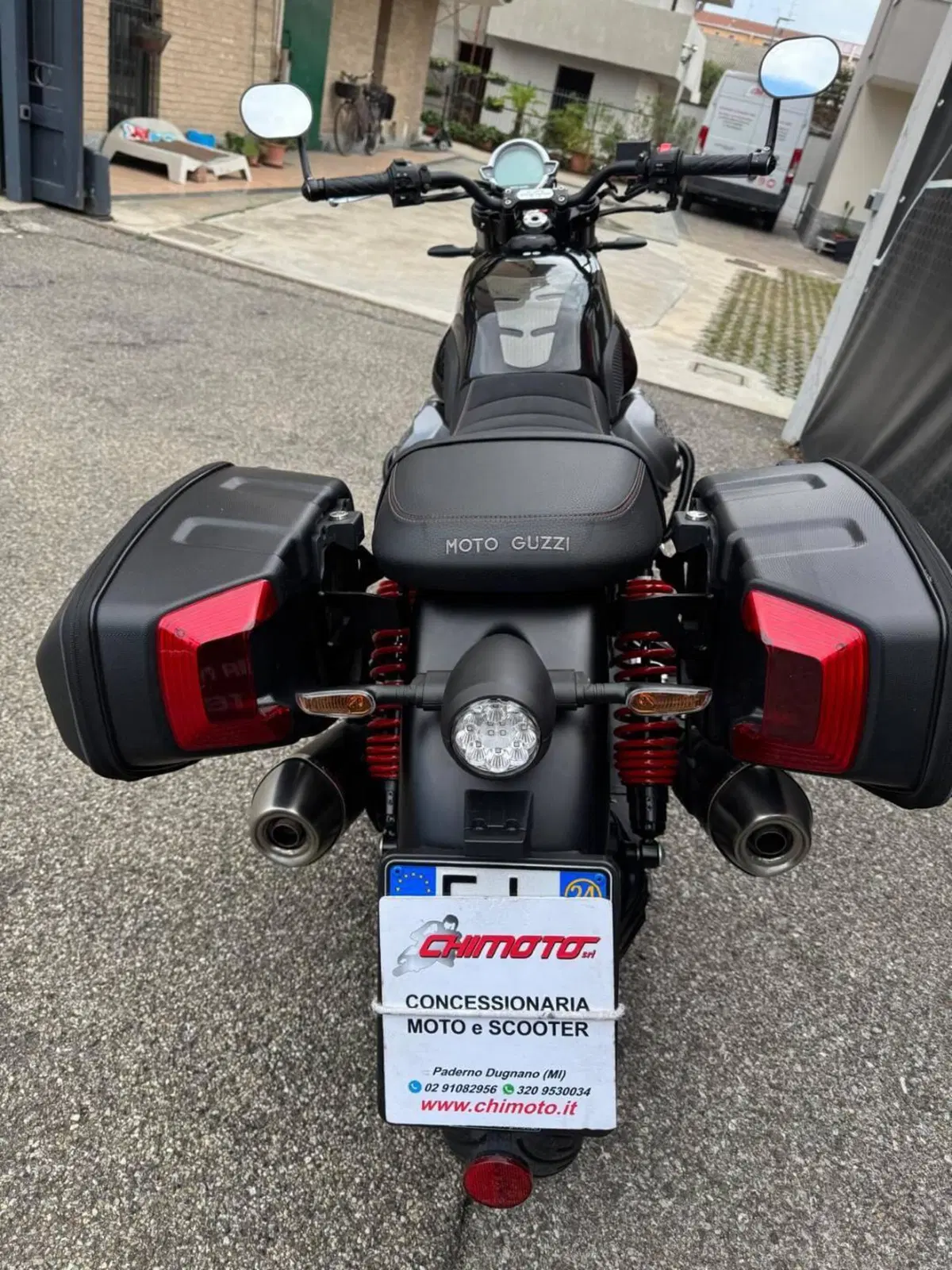 Moto Guzzi V7 Stone Special Edition (2022 - 25) (7)