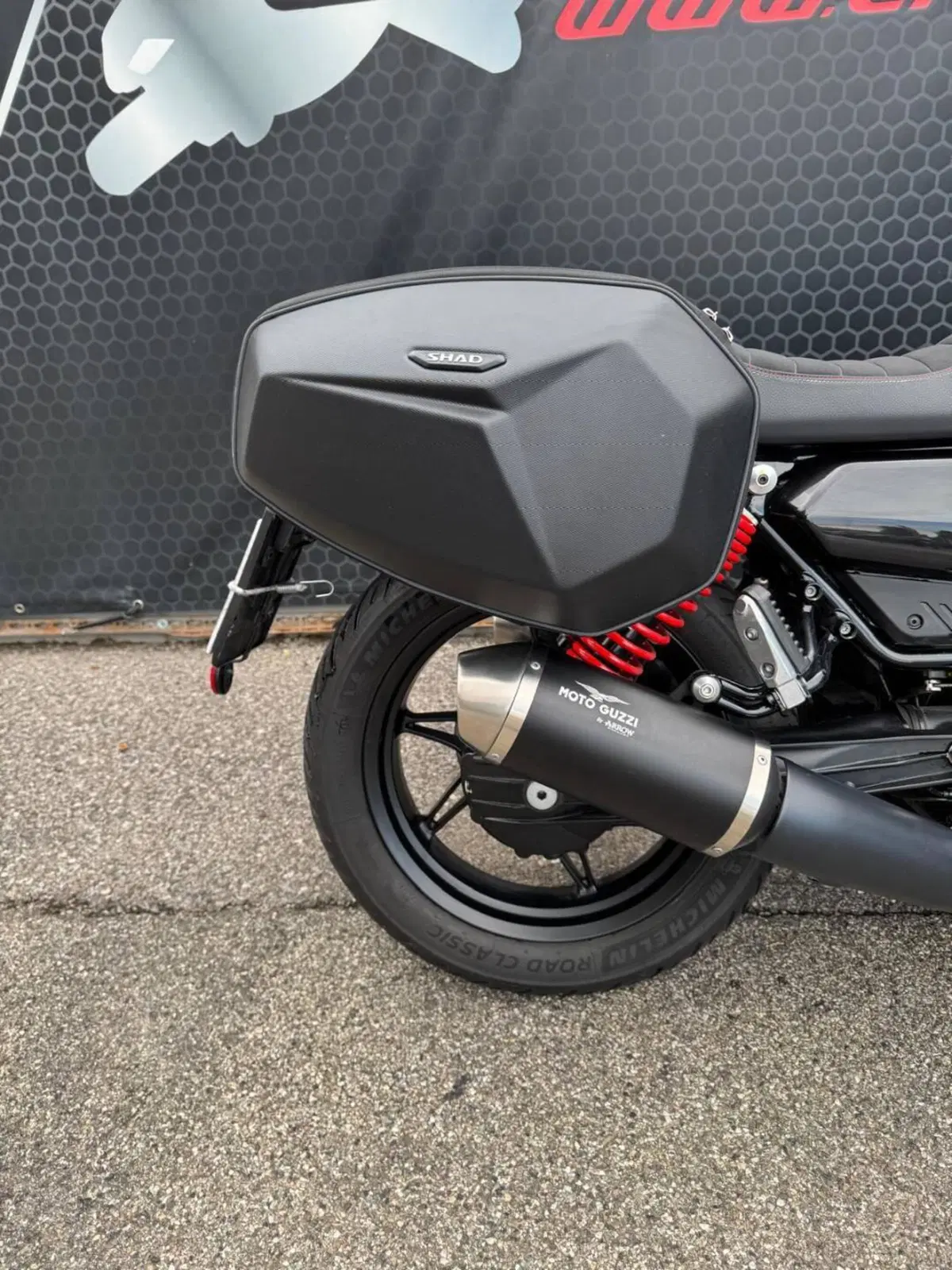 Moto Guzzi V7 Stone Special Edition (2022 - 25) (11)