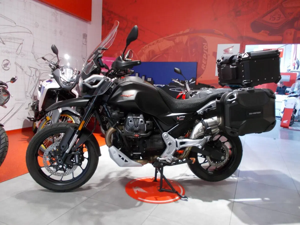 Moto Guzzi V85 Strada (2024 - 26) (12)