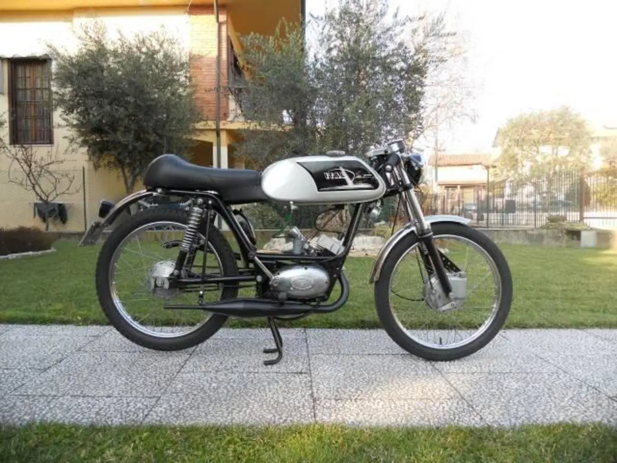 Italjet Moto mustan veloce (2)