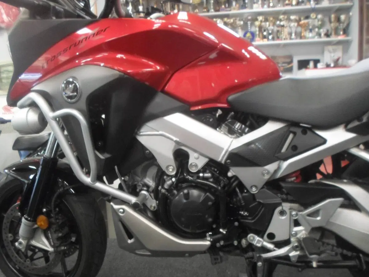 Honda Crossrunner Travel Edition ABS (2015 - 18) (2)