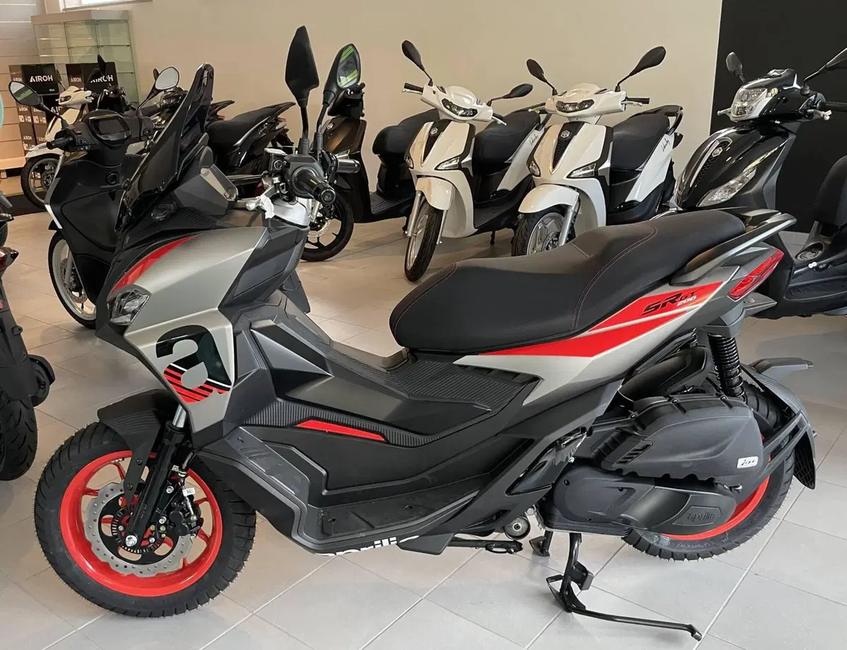 Aprilia SR GT 200 Sport (2025 - 26) (2)