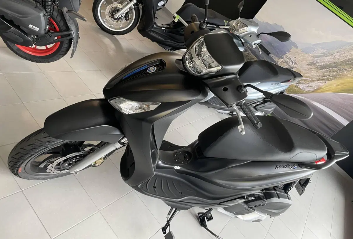 Piaggio Medley 200 S (2025 - 26) (2)